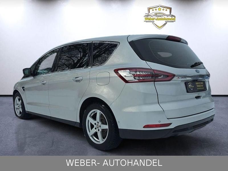 Gebraucht Ford S-MAX Titanium 150 PS (110 kW) 2019 Silber Van / Kleinbus