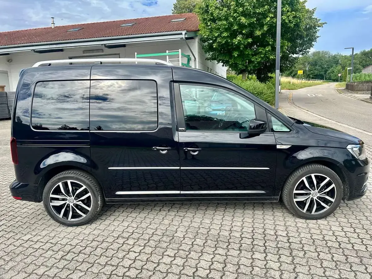 Gebraucht VW Caddy 102 PS (75 kW) 2016 Deep black perleffekt Van / Kleinbus