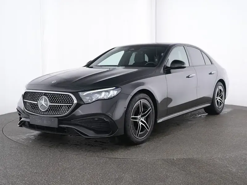 Gebraucht Mercedes E200 AMG 204 PS (150 kW) 2025 Grau Limousine