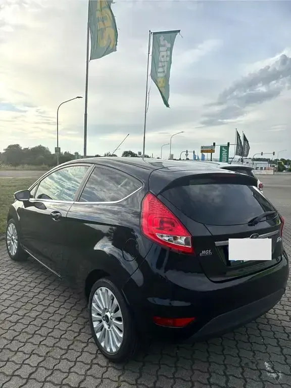 Gebraucht Ford Fiesta Trend 97 PS (71 kW) 2010 Schwarz Limousine