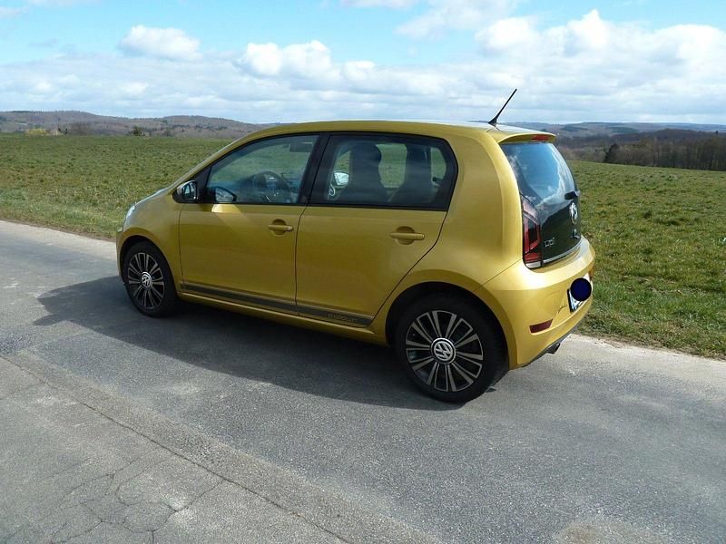 Gebraucht VW up! high up! 90 PS (66 kW) 2016 Gold Kleinwagen