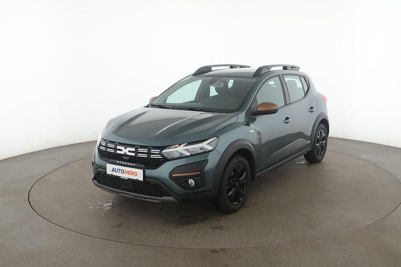 Grün Gebraucht 2023 Dacia Sandero Extreme Kleinwagen | 20.140 € (Etwas zu teuer) - Bild 1/3