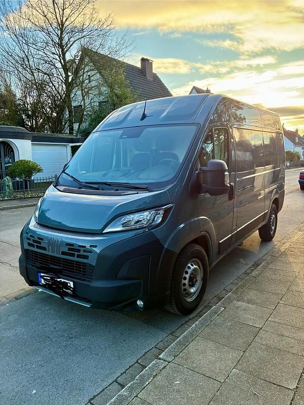 Gebraucht Fiat Ducato 140 PS (102 kW) 2025 Grau Van