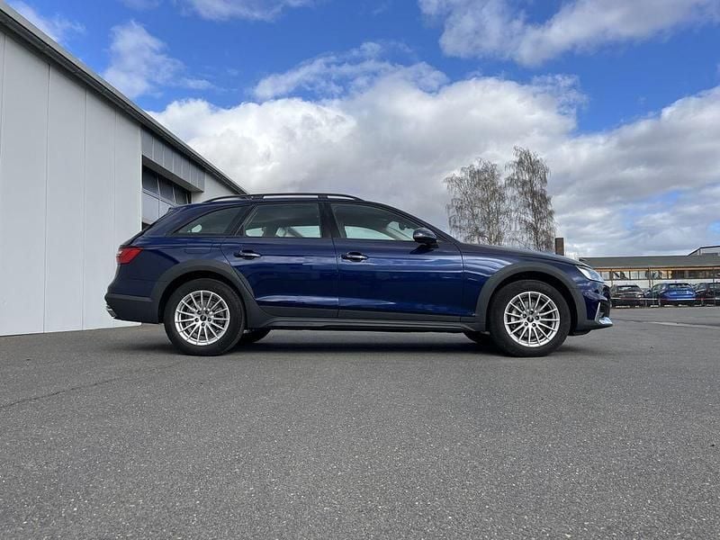 Gebraucht Audi A4 Allroad 204 PS (150 kW) 2023 Navarrablau Kombi
