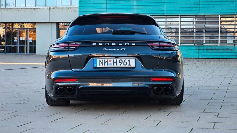 Gebraucht Porsche Panamera 4S Sport Turismo 441 PS (324 kW) 2018 Grau Limousine