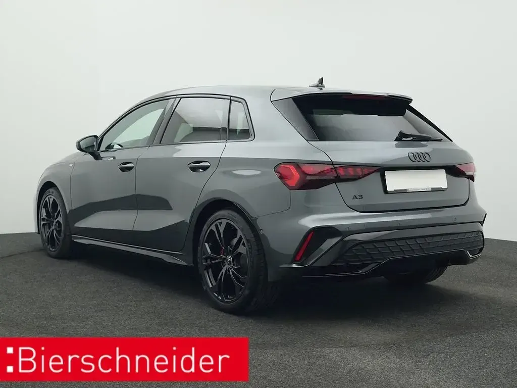Usata Audi A3 S-Line 150 CV (110 kW) 2025 Grigio Berlina