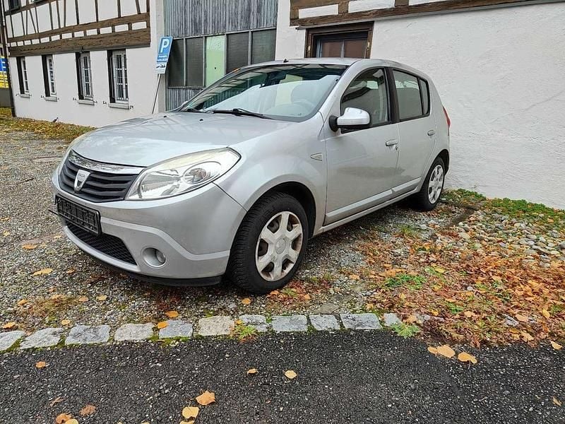 Silber Gebraucht 2008 Dacia Sandero Lauréate Limousine | 1.500 € - Bild 1/4