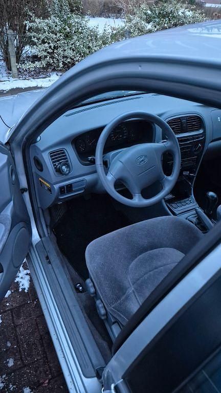 Gebraucht Hyundai Sonata GLS 136 PS (100 kW) 2000 Silber Limousine