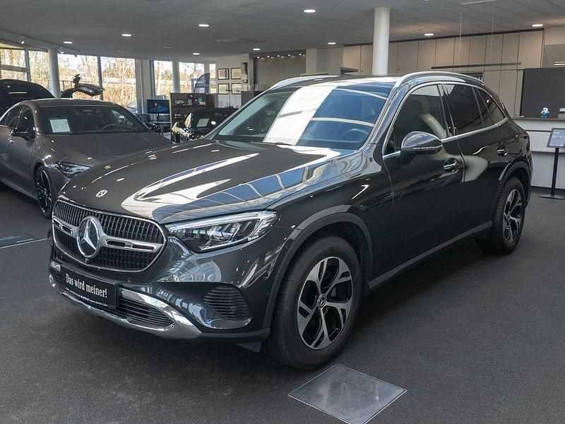 Gebraucht Mercedes GLC220 197 PS (144 kW) 2023 Grau SUV