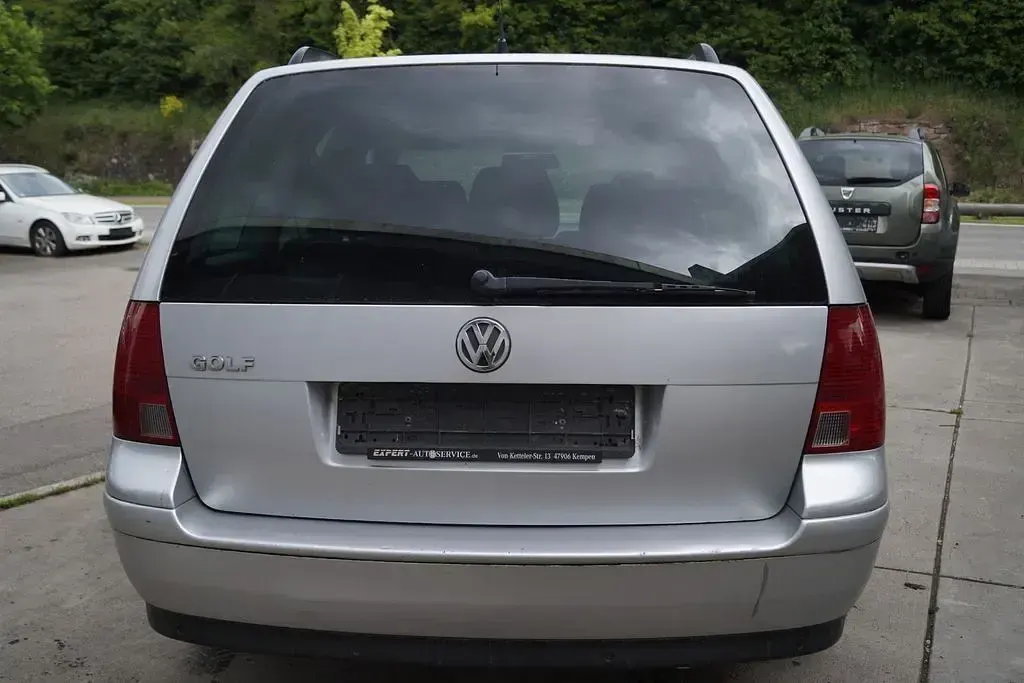 Używany VW Golf IV Style 75 KM (55 kW) 2006 Srebrny Kombi