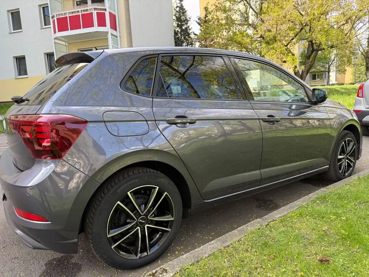 Usata VW Polo Life 95 CV (69 kW) 2022 Grigio Utilitaria