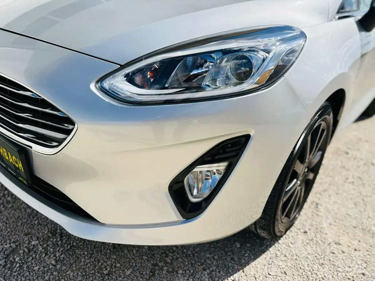 Gebraucht Ford Fiesta Titanium 95 PS (69 kW) 2020 Silber Kleinwagen