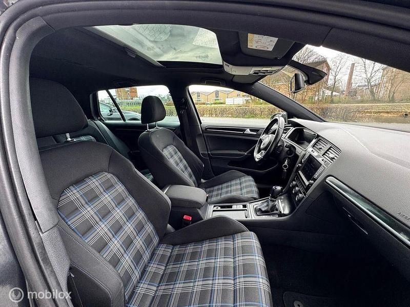 Gebraucht VW Golf VII GTE 204 PS (150 kW) 2015 Grau Limousine