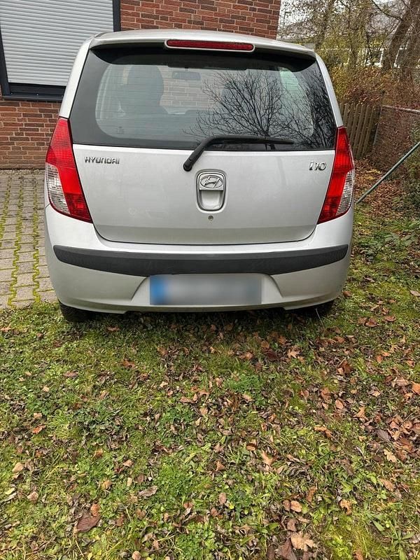 Gebraucht Hyundai i10 67 PS (49 kW) 2009 Silber Kleinwagen