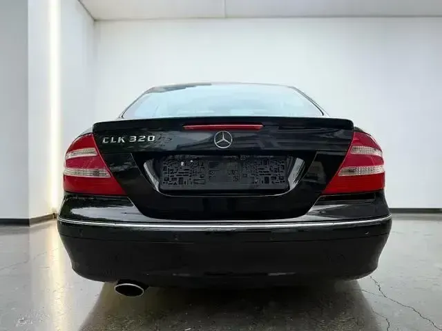 Gebraucht Mercedes CLK200 163 PS (119 kW) 2004 Obsidianschwarz Coupé