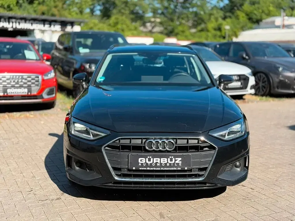 Gebraucht Audi A4 Sport 136 PS (100 kW) 2023 Schwarz Kombi