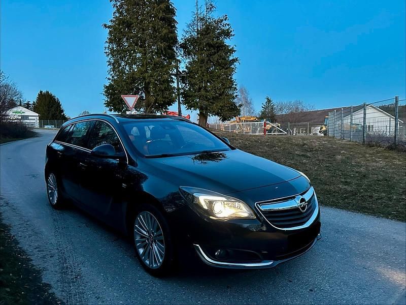 Gebraucht Opel Insignia Business Elegance 250 PS (183 kW) 2016 Schwarz Kombi