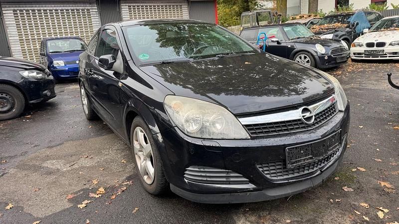 Gebraucht Opel Astra GTC Edition 90 PS (66 kW) 2008 Schwarz Coupé