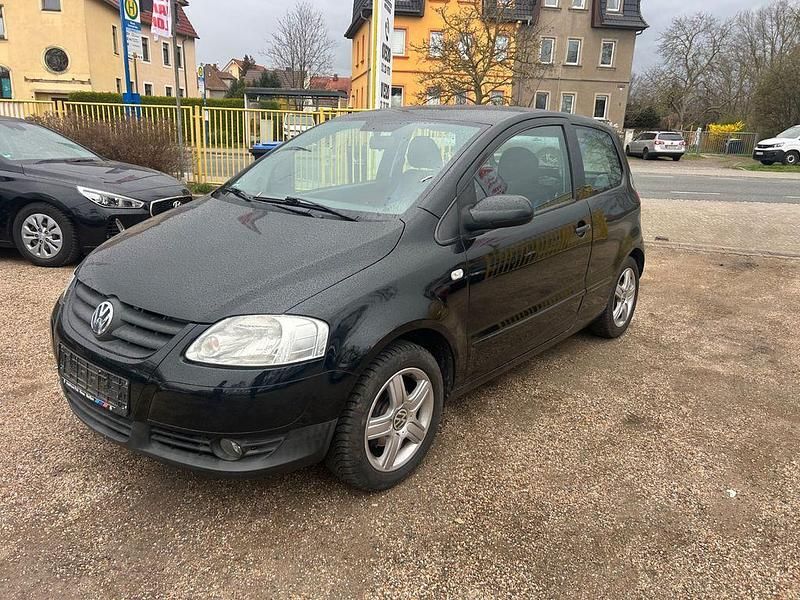 Gebraucht VW Fox Style 60 PS (44 kW) 2011 Schwarz Kleinwagen