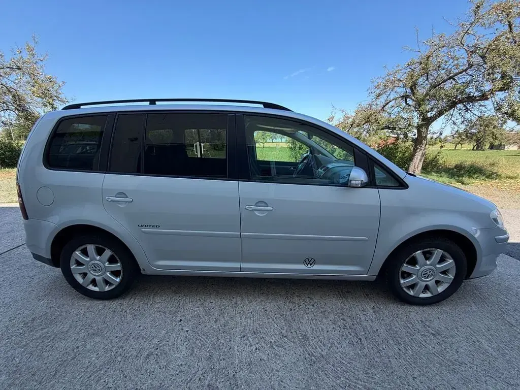 Gebraucht VW Touran United 140 PS (102 kW) 2009 Silber Van / Kleinbus
