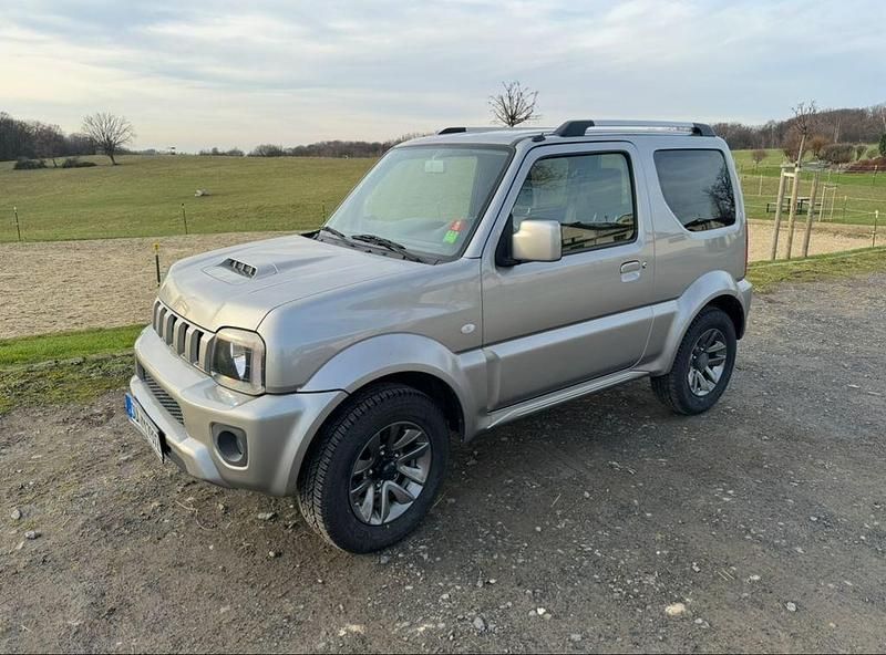 Silber Gebraucht 2015 Suzuki Jimny Comfort SUV | 15.900 € (Guter Preis) - Bild 1/4
