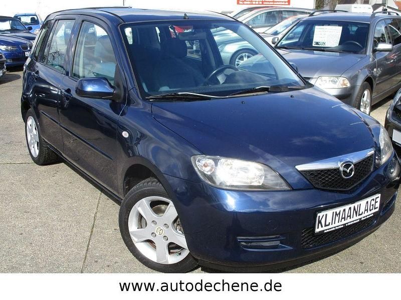 Blau Gebraucht 2005 Mazda 2 Active Limousine | 4.450 € (Teuer) - Bild 1/4
