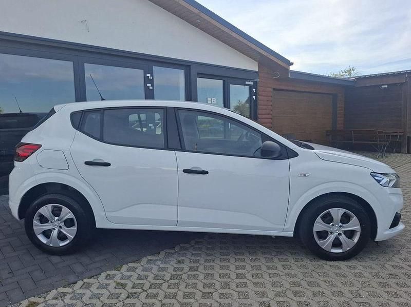 Gebraucht Dacia Sandero Comfort 91 PS (66 kW) 2022 Weiß Kleinwagen