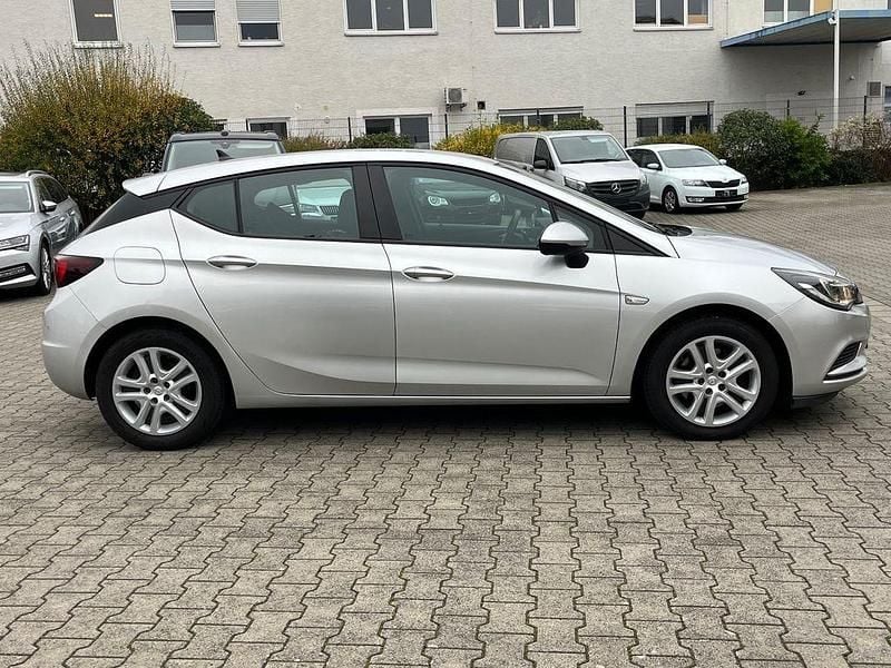 Gebraucht Opel Astra Edition 136 PS (100 kW) 2019 Silber Limousine