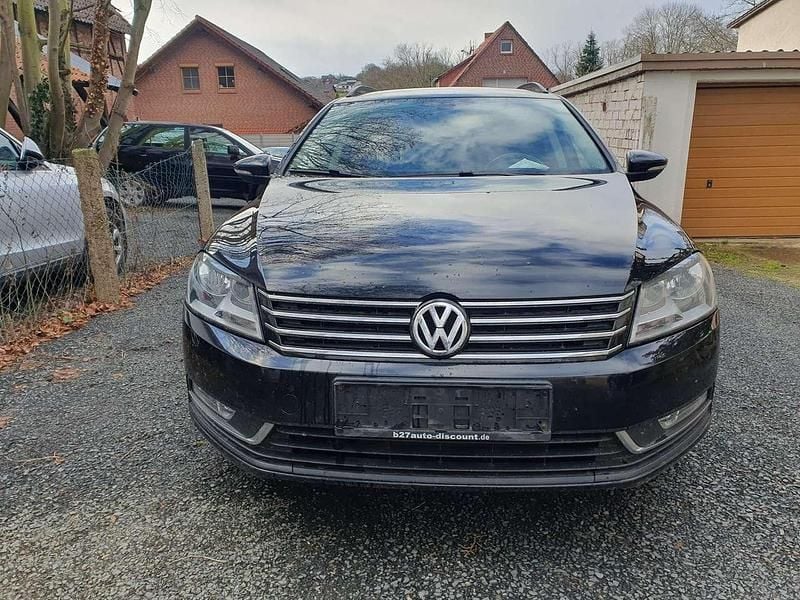 Second-hand VW Passat 105 CP (77 kW) 2015 Negru Break