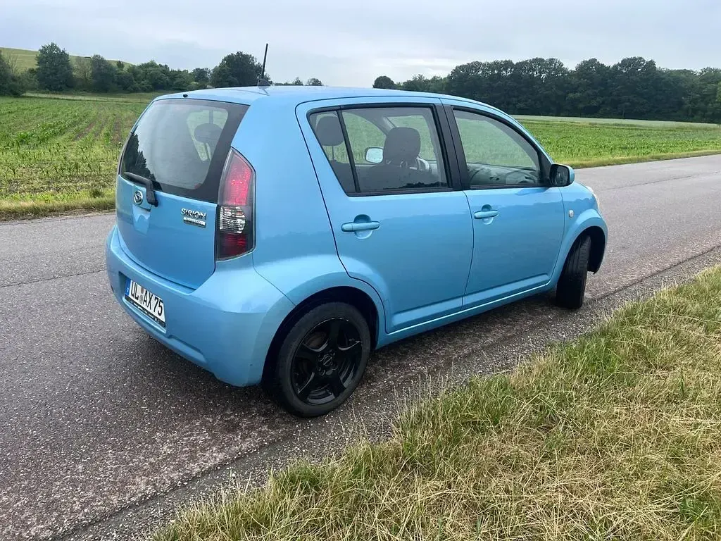 Gebraucht Daihatsu Sirion 69 PS (50 kW) 2009 Blau Kleinwagen