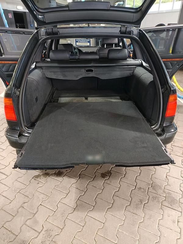 Gebraucht BMW 540 286 PS (210 kW) 1998 Schwarz Limousine