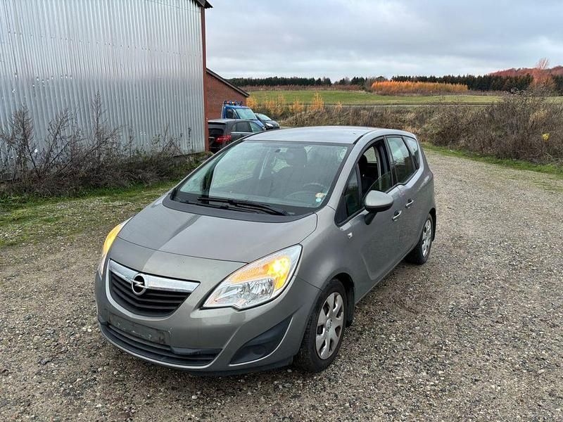 Gebraucht Opel Meriva Edition 120 PS (88 kW) 2010 Braun Van / Kleinbus