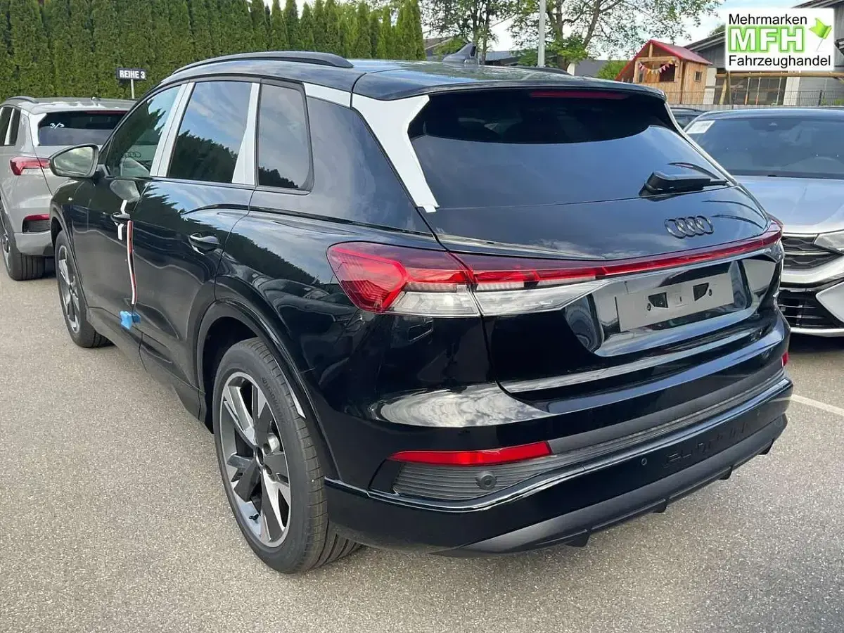 Nowe Audi Q4 e-tron Basis 210 kW (286 KM) 2026 Czarny SUV
