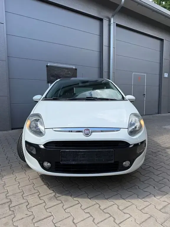 Gebraucht Fiat Punto Evo 69 PS (50 kW) 2011 Weiß Kleinwagen