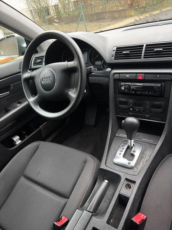 Gebraucht Audi A4 131 PS (96 kW) 2002 Silber Limousine