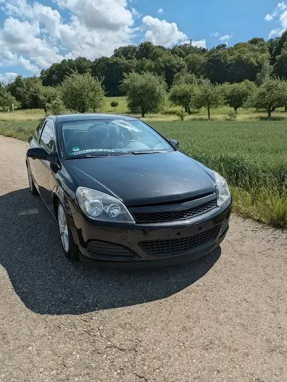 Gebraucht Opel Astra GTC Edition 140 PS (102 kW) 2009 Schwarz Limousine