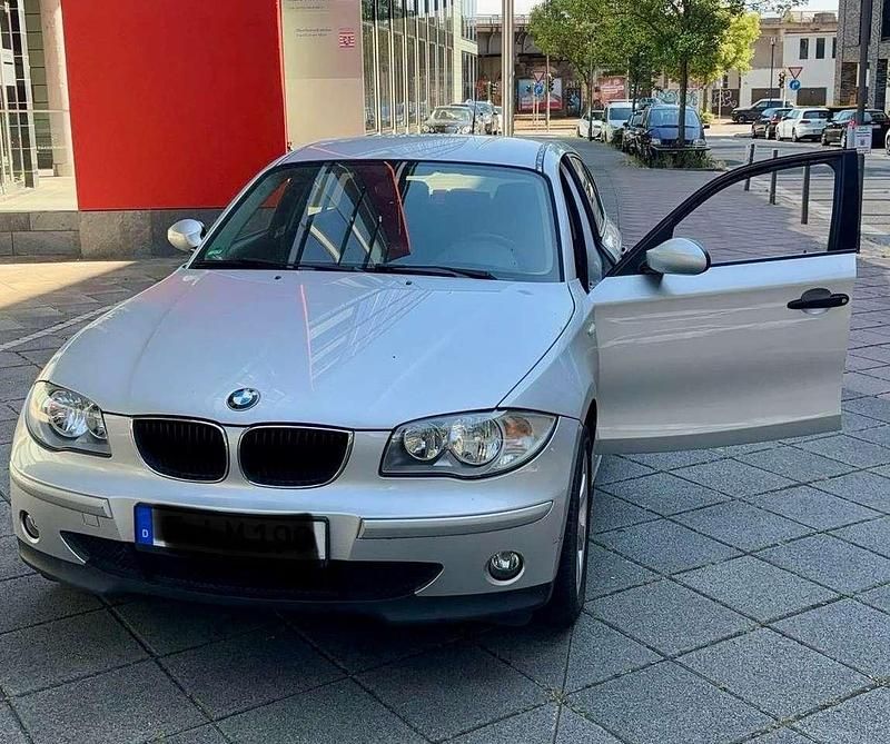 Grau Gebraucht 2005 BMW 116 Kleinwagen | 2.700 € (Fairer Preis) - Bild 1/4
