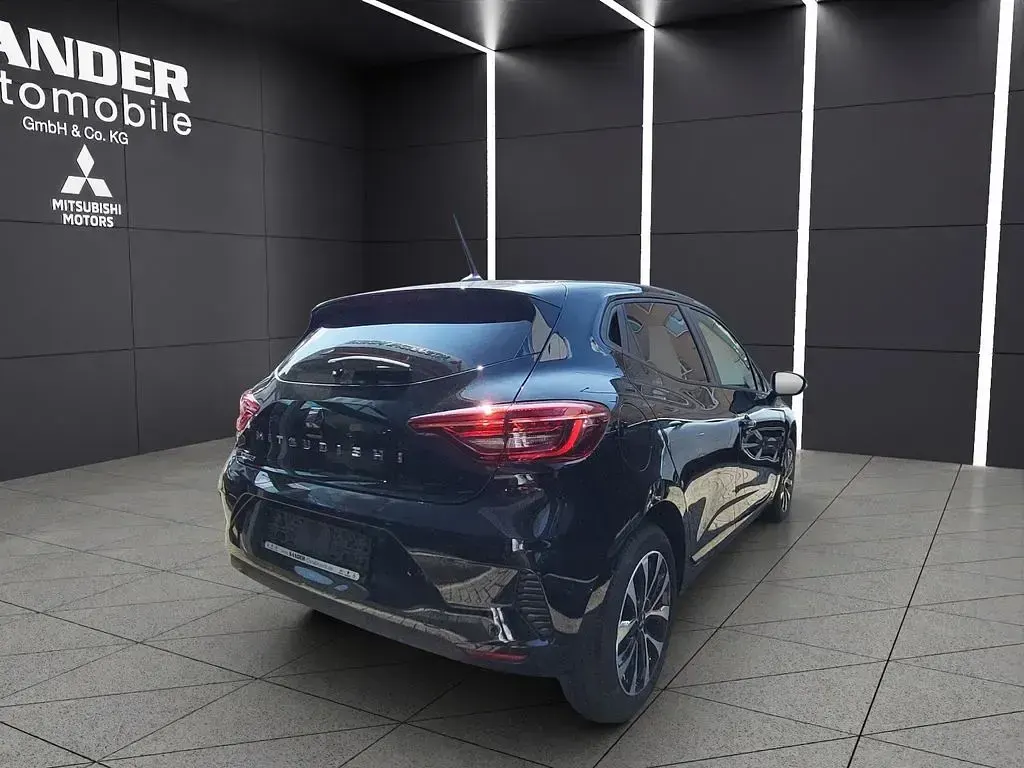 Neu Mitsubishi Colt Plus 91 PS (66 kW) 2025 Schwarz Kleinwagen