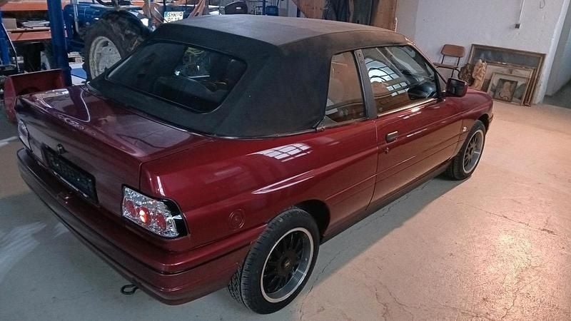 Gebraucht Ford Escort Cabriolet 105 PS (77 kW) 1992 Rot Cabrio