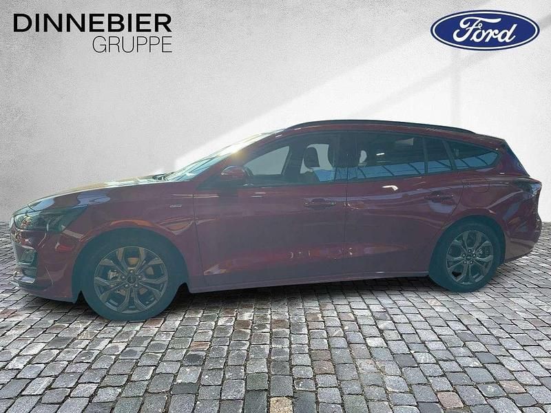 Neu Ford Focus ST-Line X 155 PS (114 kW) 2025 Rot (metallic) Kombi