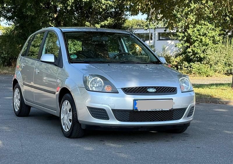 Silber Gebraucht 2008 Ford Fiesta Kleinwagen | 900 € (Guter Preis) - Bild 1/4