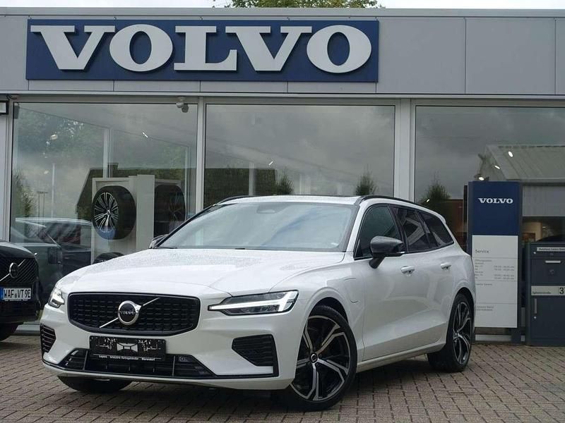Crystal white Gebraucht 2024 Volvo V60 Kombi | 45.900 € (Fairer Preis) - Bild 1/4