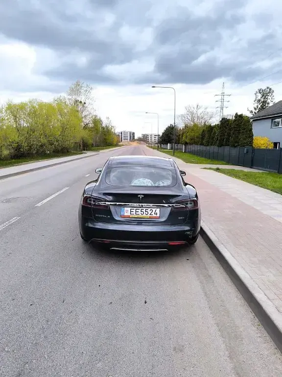 Second-hand Tesla Model S 309 kW (421 CP) 2015 Gri Hatchback