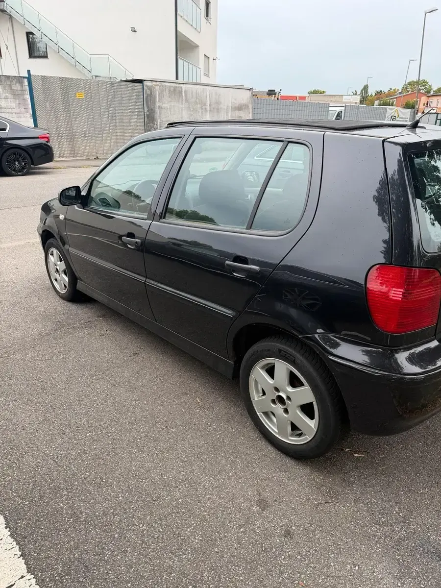 Gebraucht VW Polo 75 PS (55 kW) 2001 Schwarz Kleinwagen