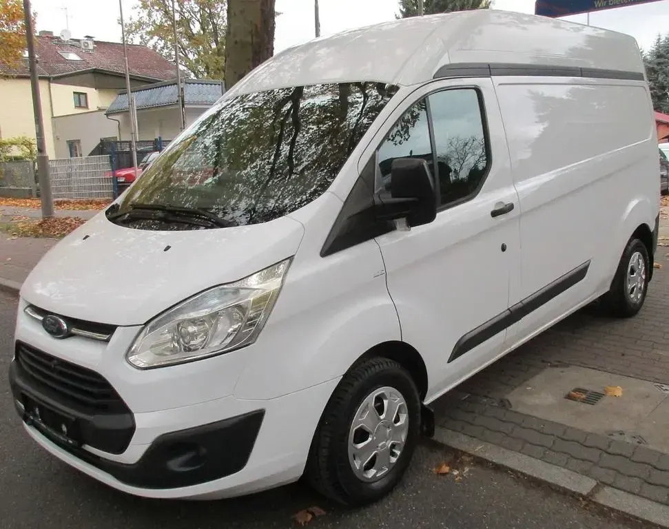 Gebraucht Ford Transit Custom Trend 105 PS (77 kW) 2017 Weiß Van / Kleinbus