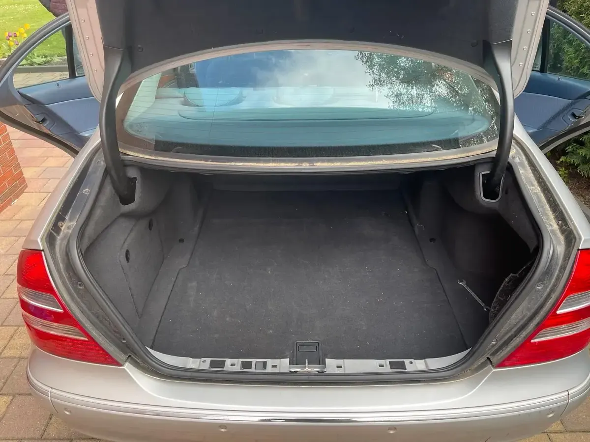 Gebraucht Mercedes E240 177 PS (130 kW) 2003 Silber Limousine