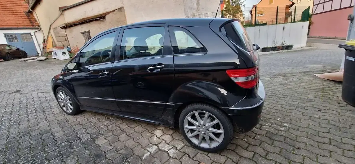 Gebraucht Mercedes 200 140 PS (102 kW) 2006 Schwarz