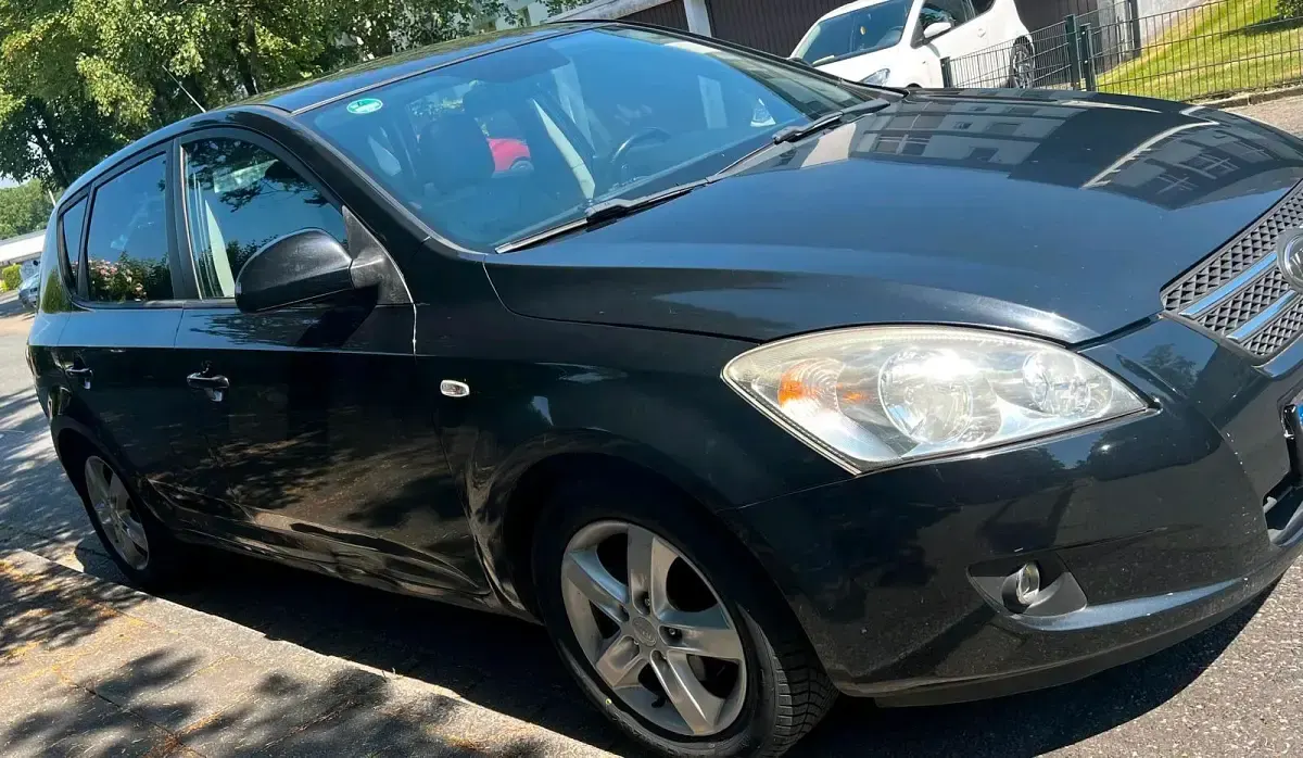 Gebraucht Kia Ceed 109 PS (80 kW) 2008 Schwarz Kleinwagen