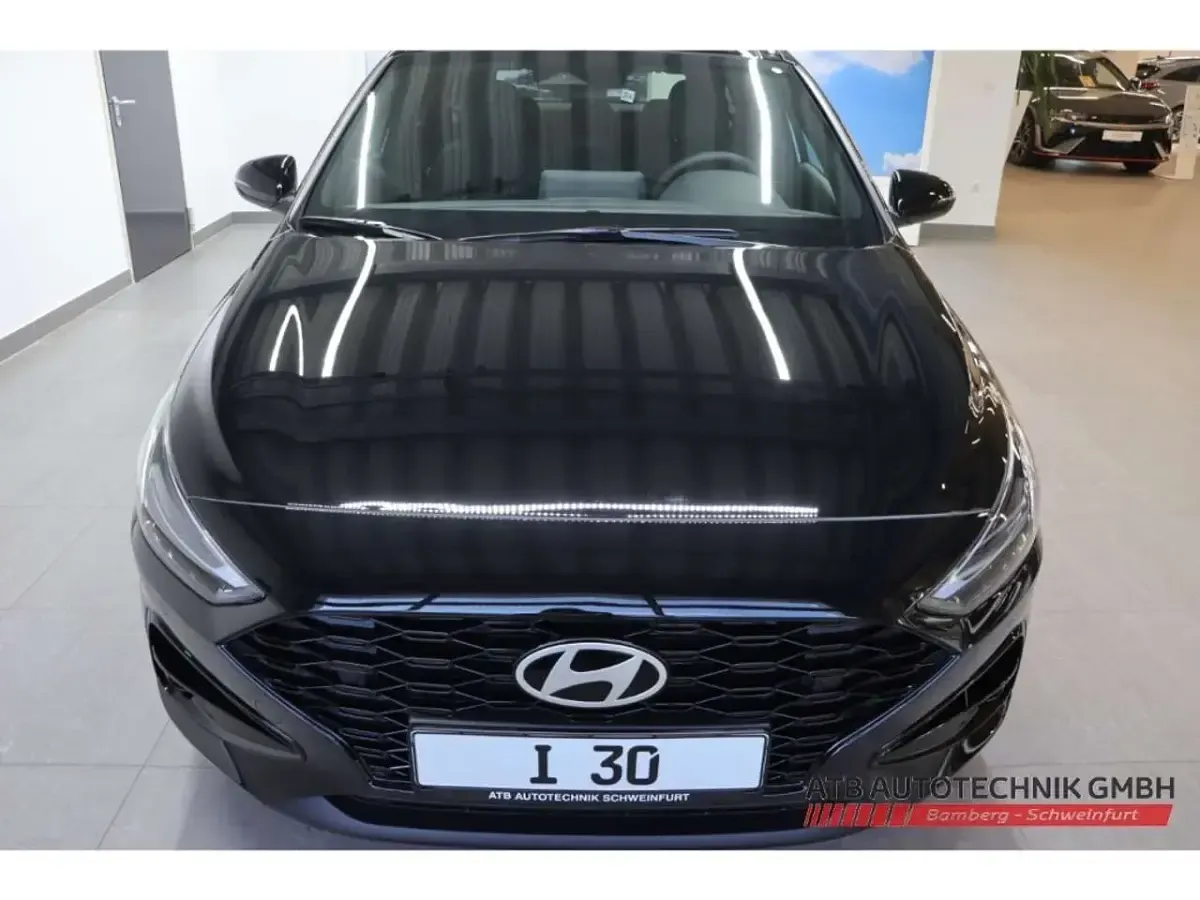 Neu Hyundai i30 Advantage 140 PS (102 kW) 2025 Mic (schwarz Kombi