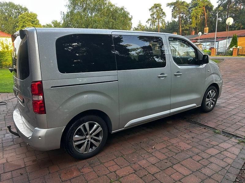 Silber Gebraucht 2016 Peugeot Traveller Allure Van / Kleinbus | 19.999 € (Fairer Preis) - Bild 1/4